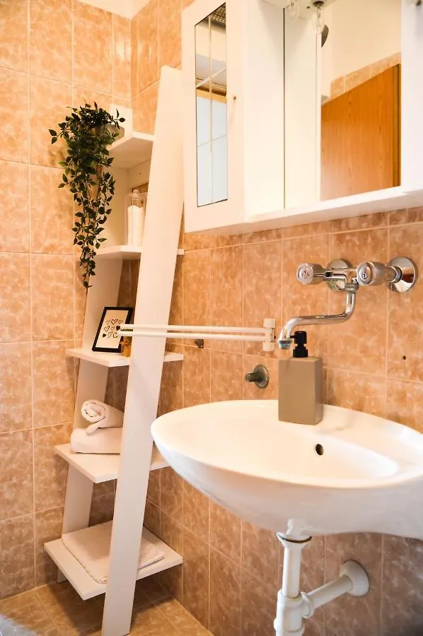 Apartman Lovren Povljana Apartment 0*,  Croatia