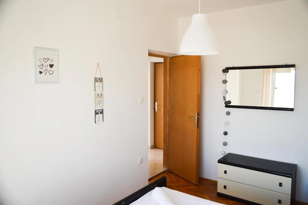 Apartman Lovren Povljana Apartment 0*,