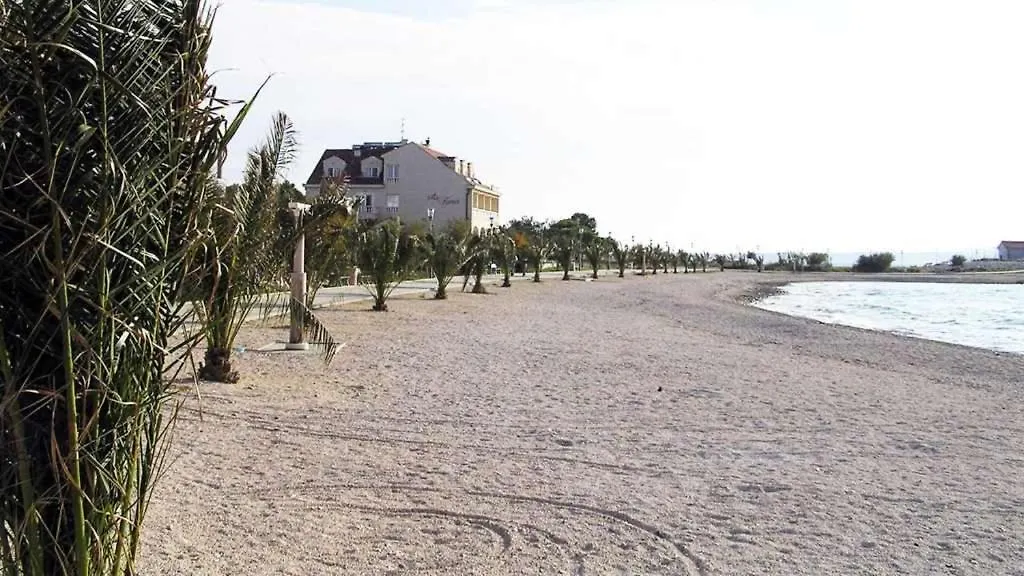 Homestay Apartman Lovren Povljana Apartment